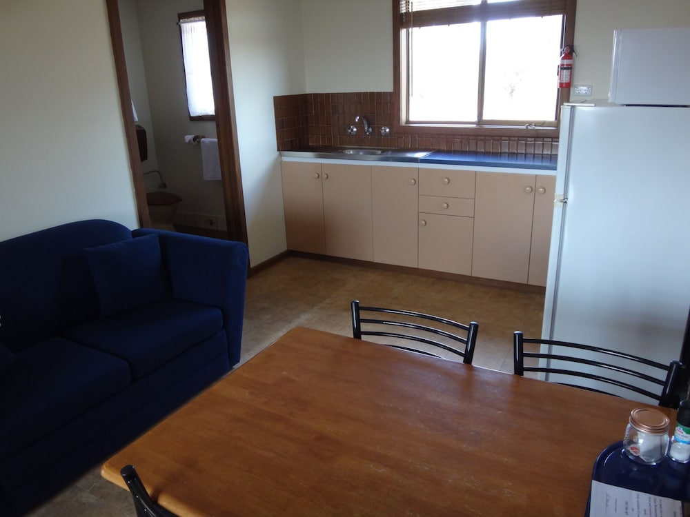 Standard 2 Bedroom Cottage photo 2