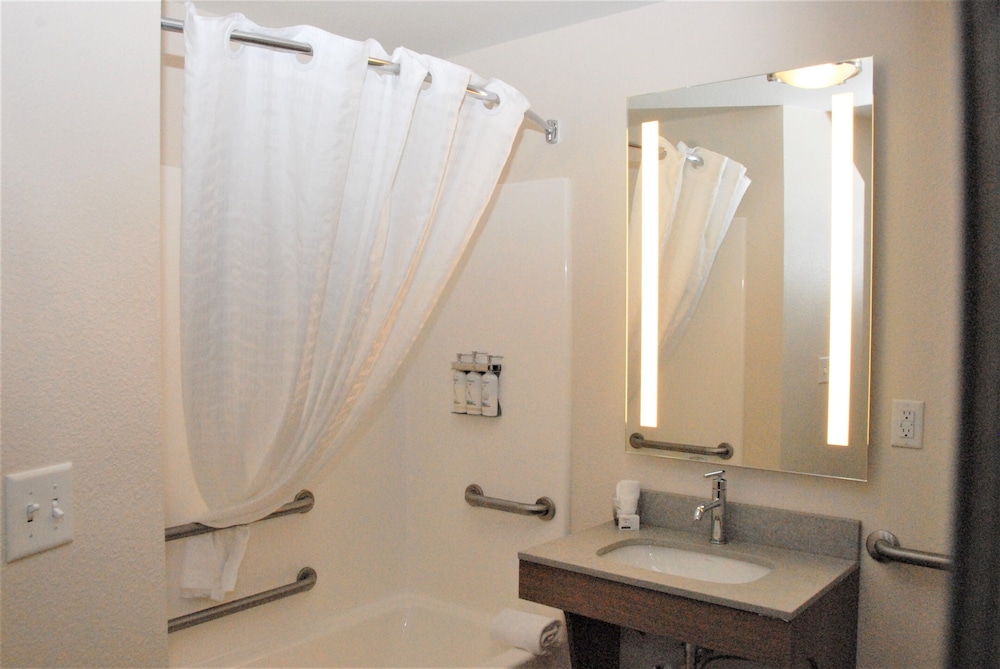 Suite, 1 Bedroom, Accessible Bathtub (Mobility)