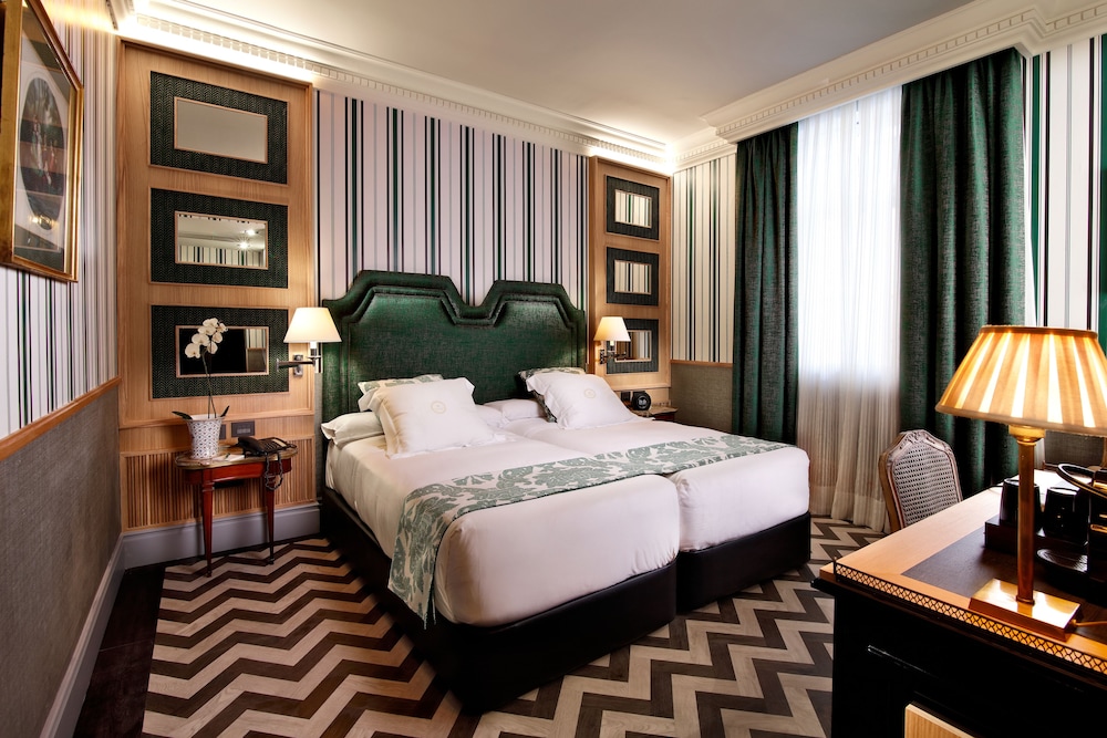 Classic Double Room with Parking (Interior) photo 2