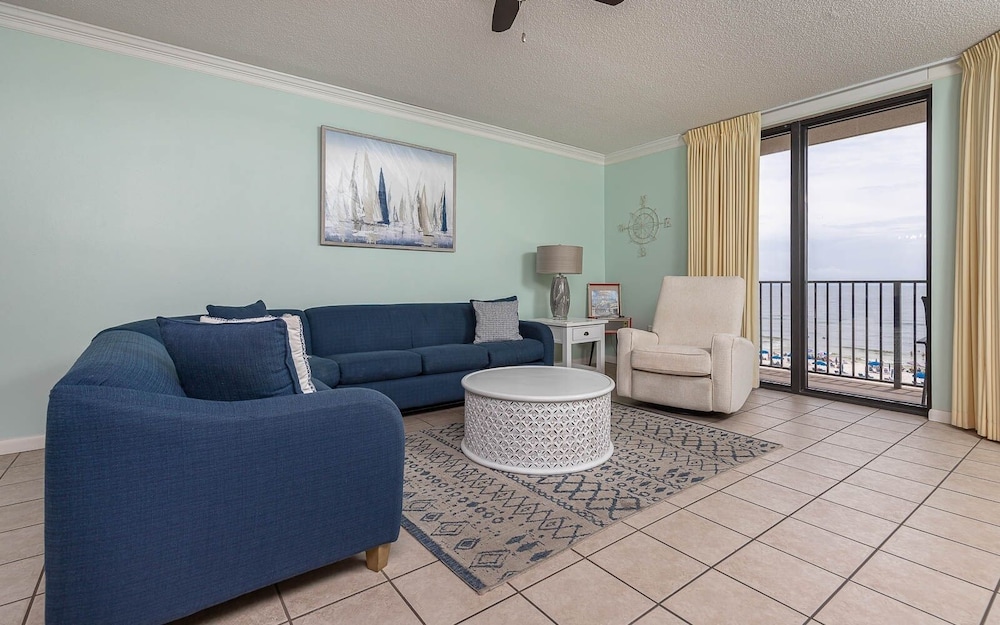 Condo, 3 Bedrooms
