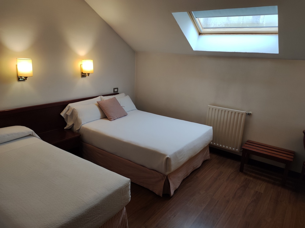 Standard Triple Room - Photo 11