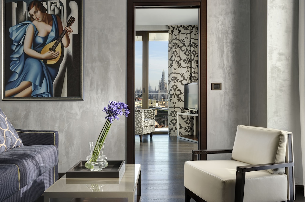 Suite (Duomo view) photo 2