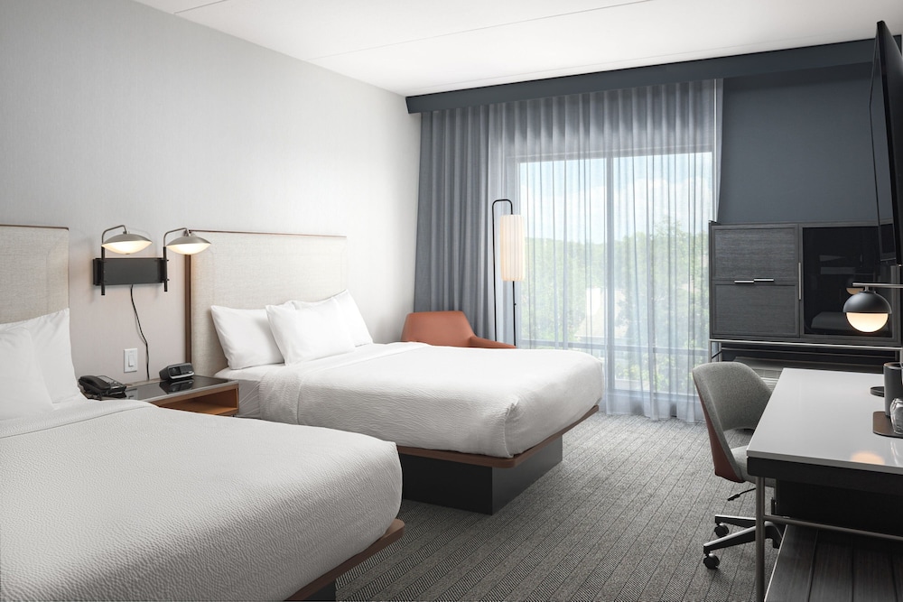 Room, 2 Queen Beds (Mobility Accessible, Tub) - Photo 1