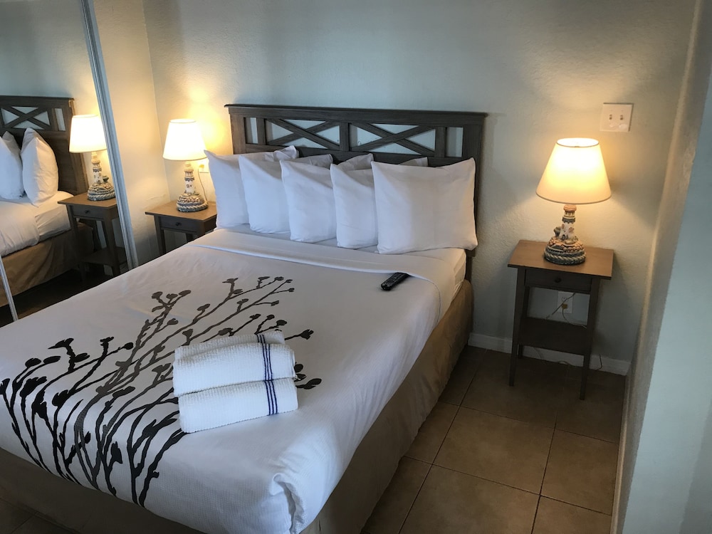 Room, 1 Queen Bed with 1 Sofa bed, Kitchen, Water view, 2nd Floor