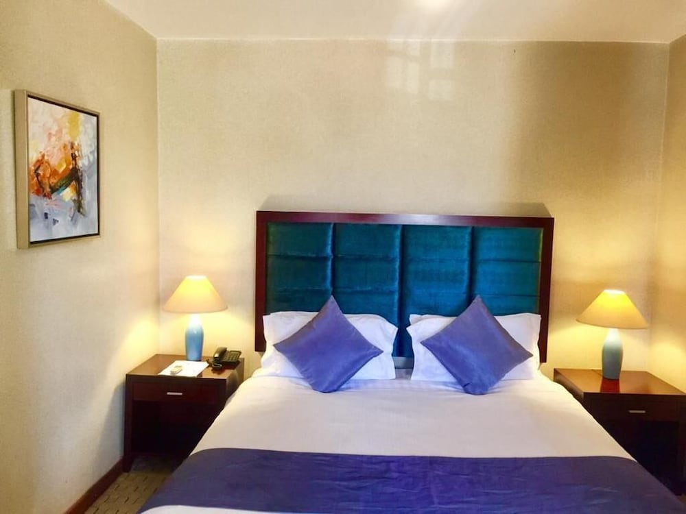 Executive Room, 1 Bedroom, Private Bathroom, Hill View
