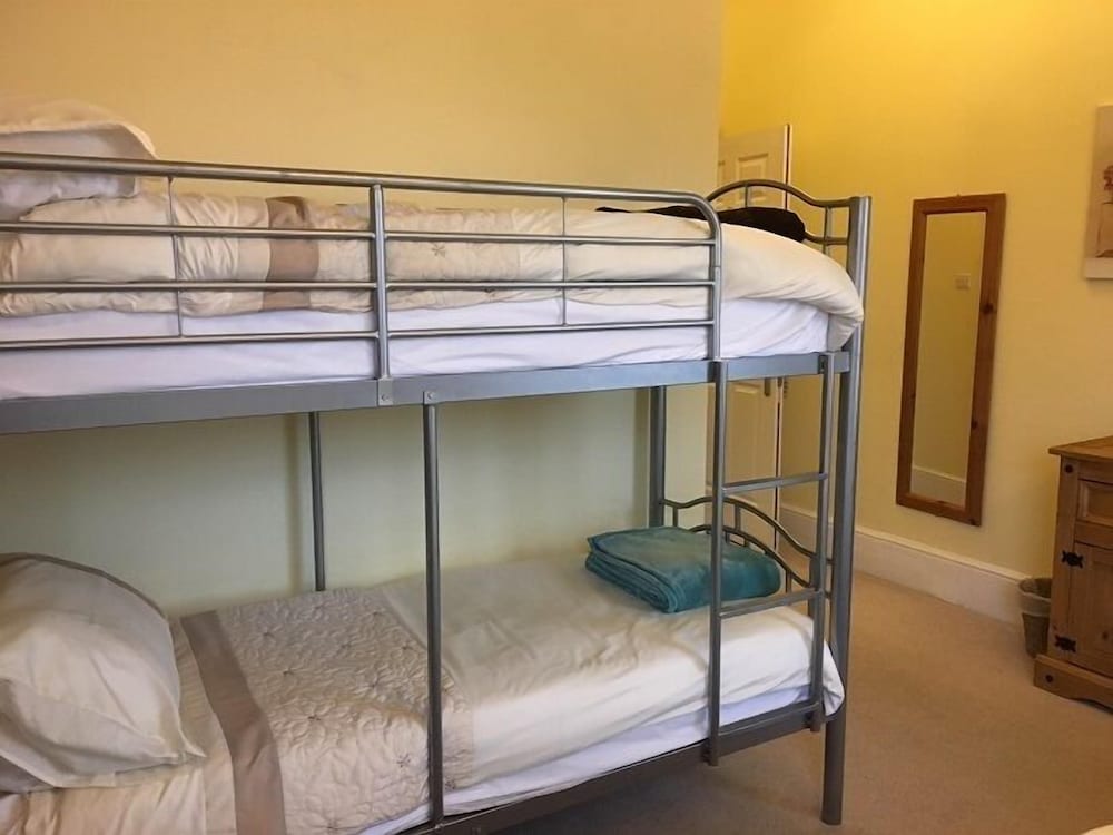 Suite, Ensuite (Bath and Shower) photo 2