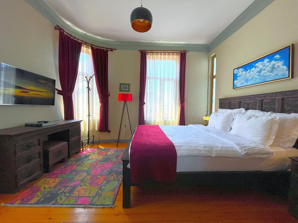 Royal Room photo 1