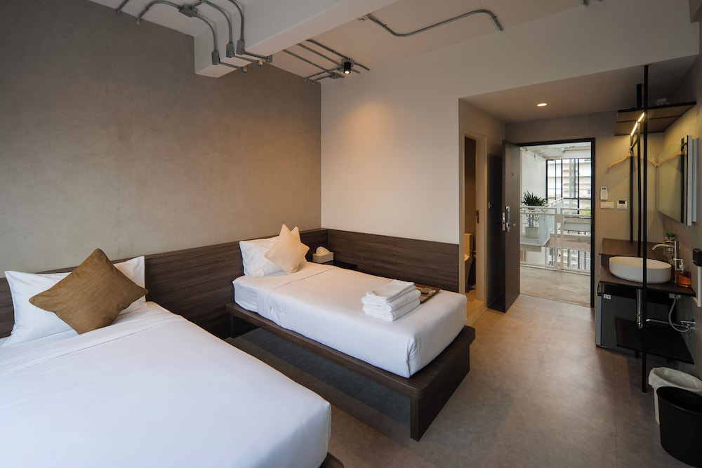Standard Room, 2 Twin Beds photo 3