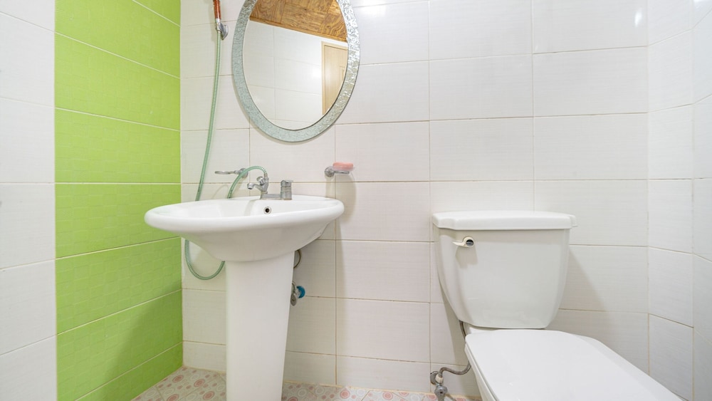 Basic Room, 1 Bedroom (Piccaso) - Photo 9