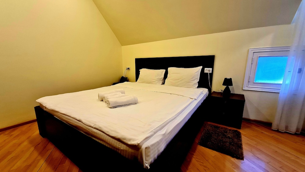 Economy Double Room (404,401,204,304) photo 2