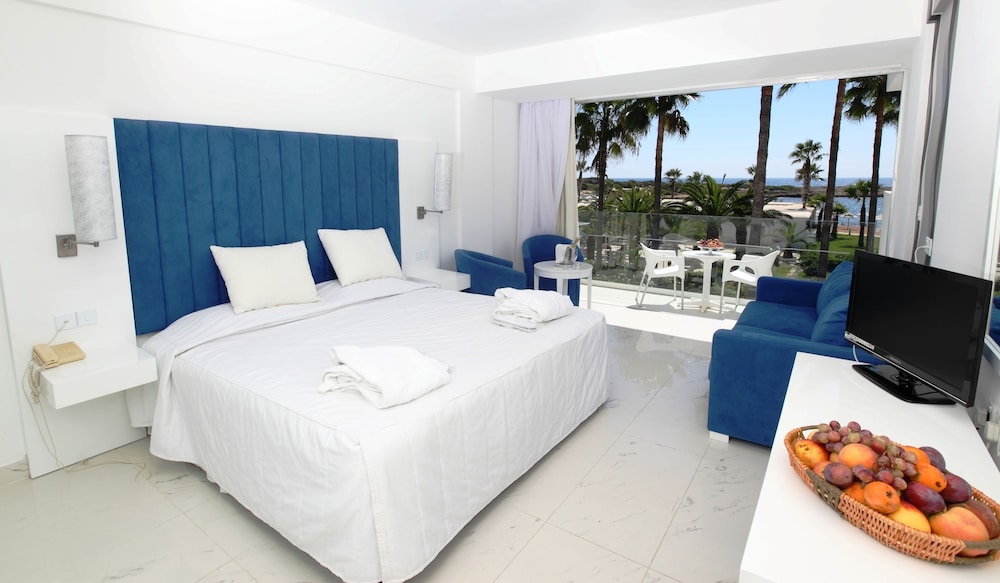 Double or Twin Room, Sea View photo 2