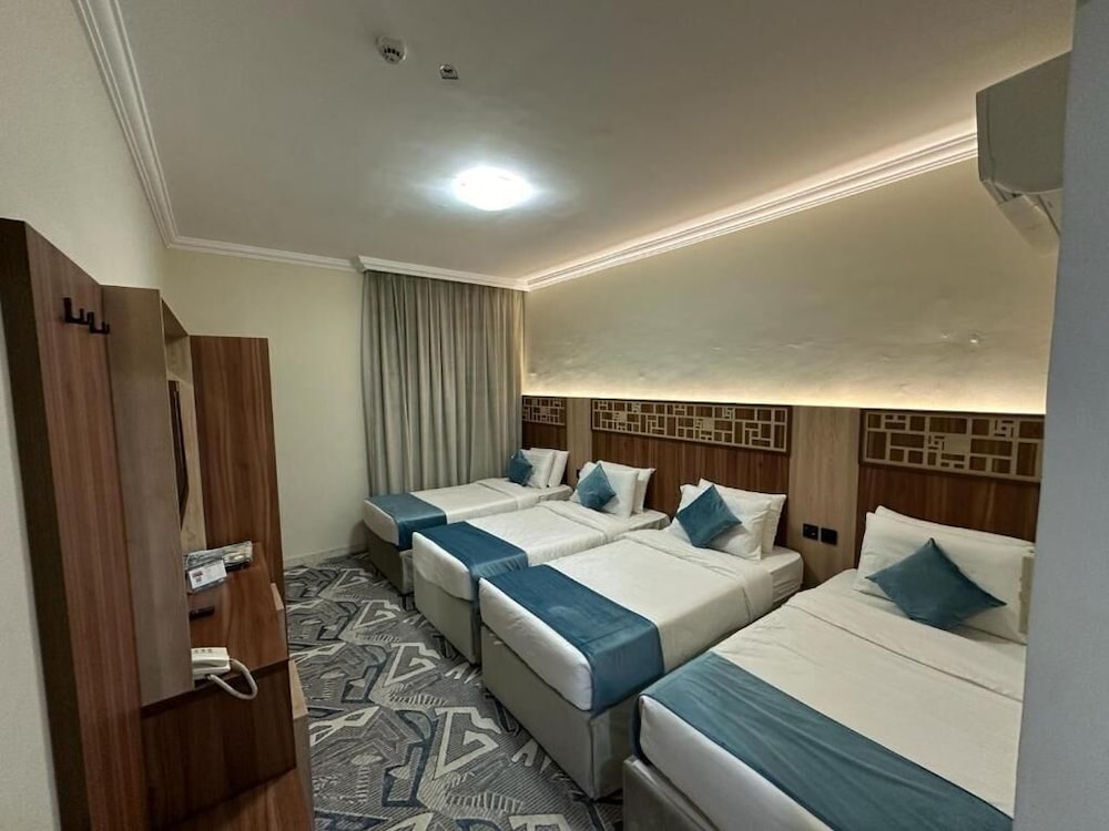 Standard Quadruple Room - Photo 2