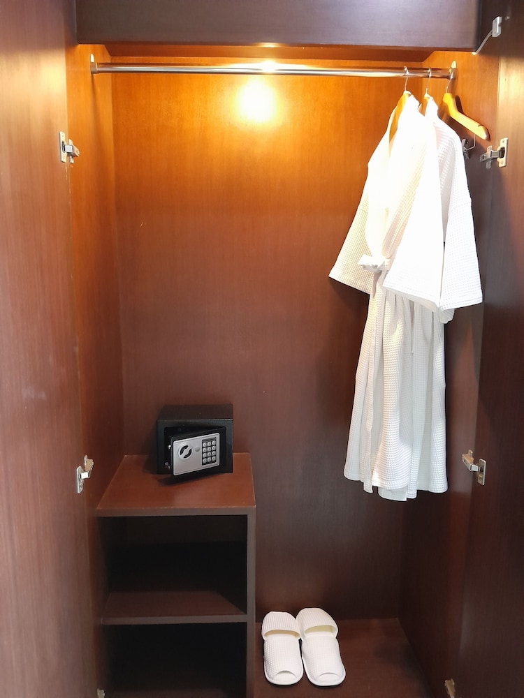 Superior Double Or Twin Room - Photo 5