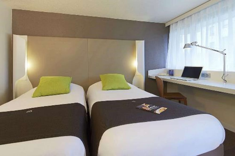 Next Generation, Room, 2 Twin Beds