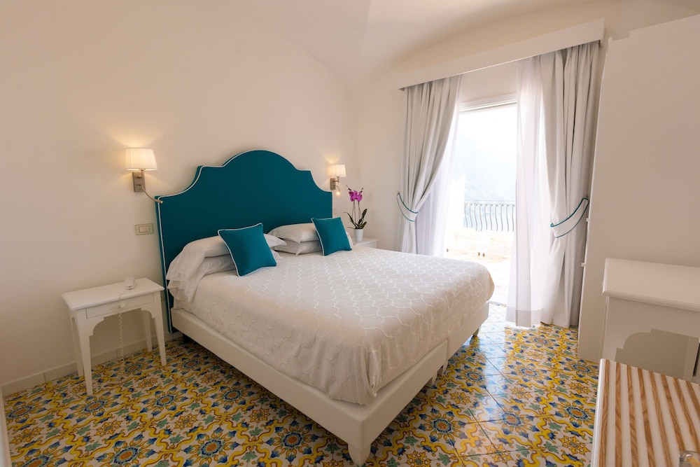 Deluxe Double or Twin Room, Terrace, Sea View - Photo 2