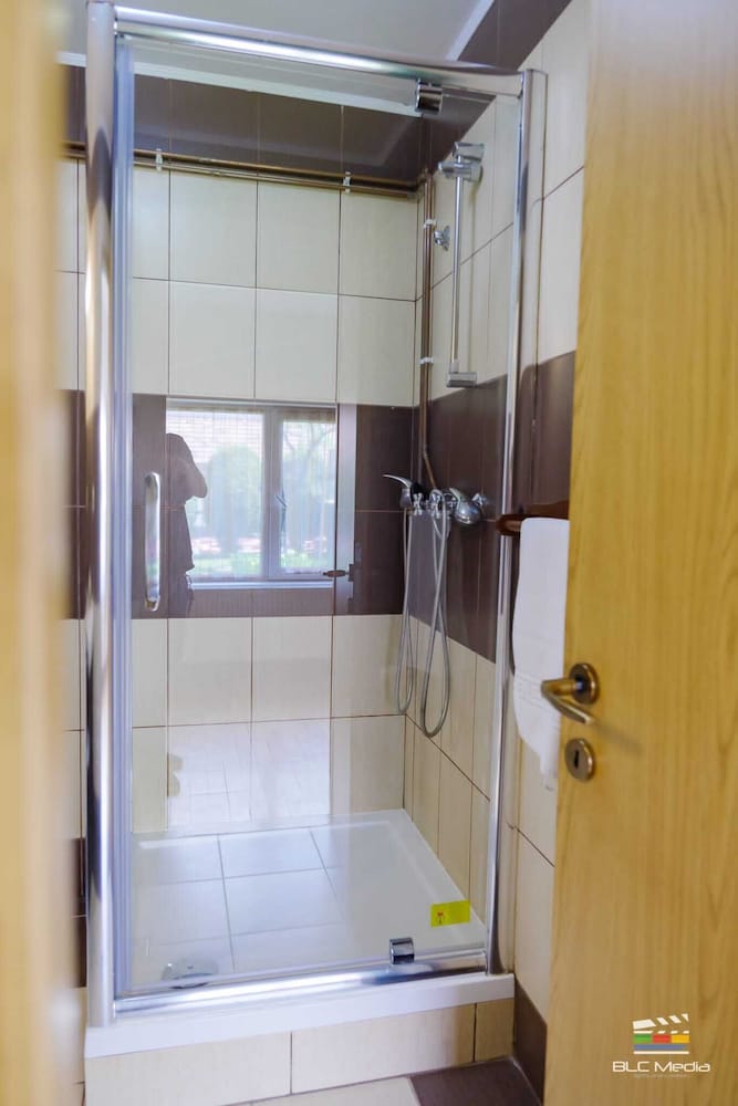 Family Suite, 1 King Bed with Sofa bed, Non Smoking, Garden View photo 2