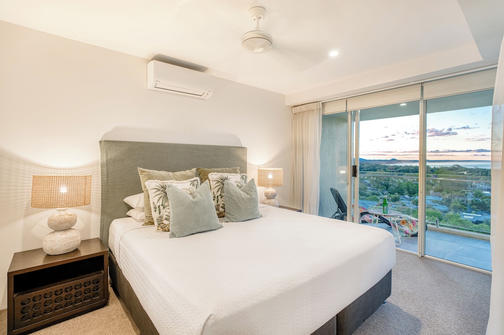 One Bedroom Luxury Ocean View photo 2