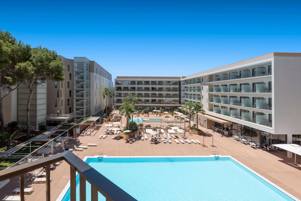 Double Room Single Use, Pool View