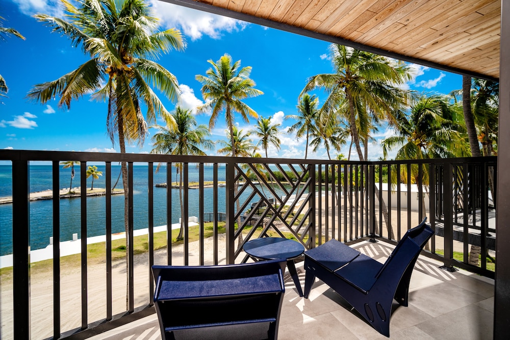 Deluxe Ocean View Two Queen Suite - Photo 4