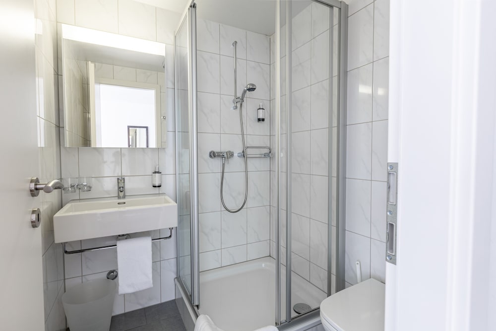 Single Room, Private Bathroom, Courtyard View photo 2