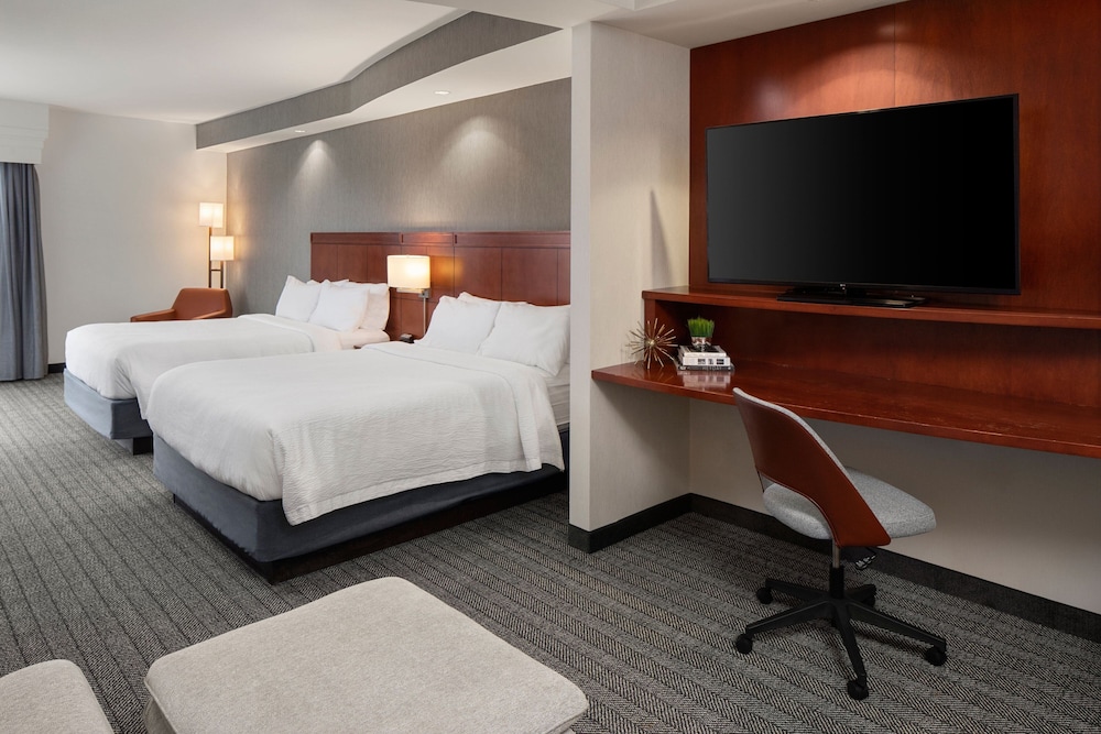 Room, Multiple Beds - Photo 4