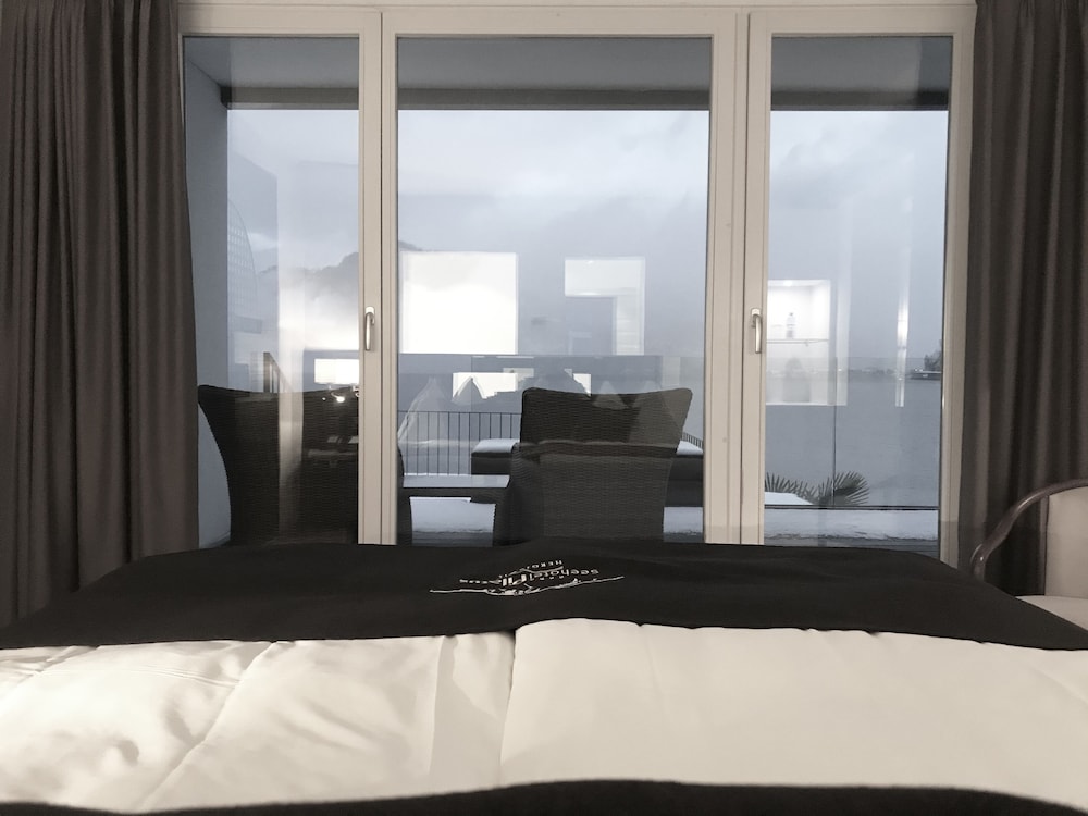 Junior Room, Lake View, Corner photo 2