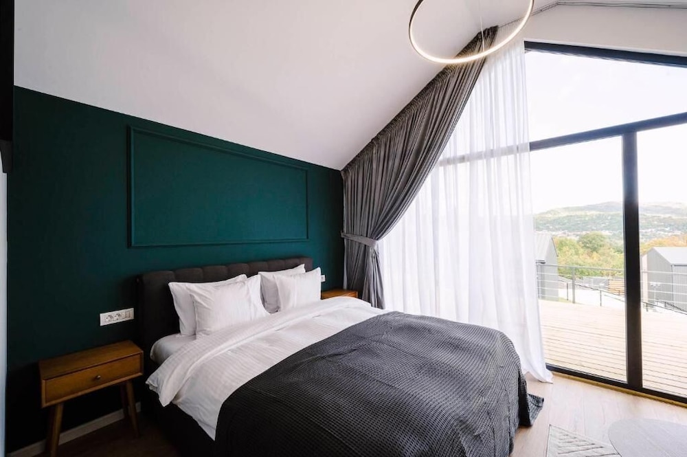 Deluxe Double Room, 1 Queen Bed, Valley View