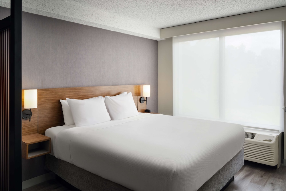 Room, 1 King Bed (High Floor) - Photo 5