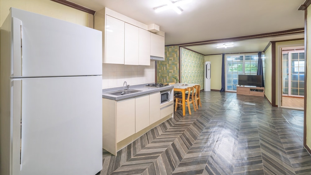 Basic Room, 2 Bedrooms (A202)