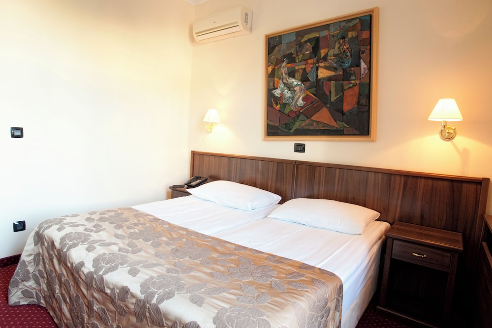 Standard Suite - Photo 1