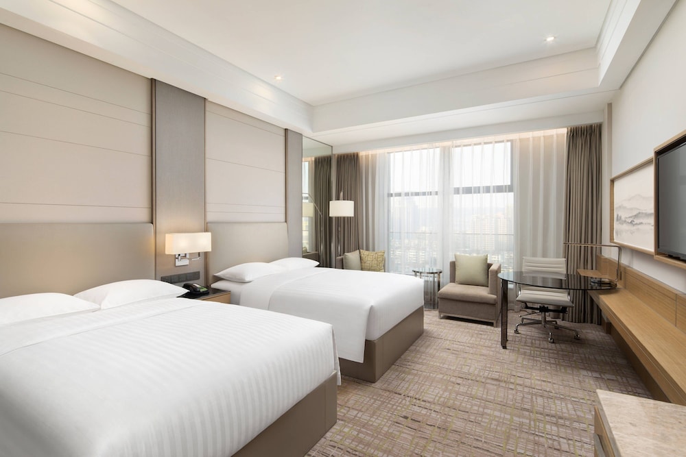 Room, 2 Twin Beds, City View photo 1