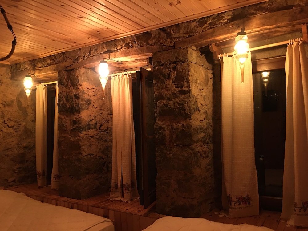 Room, Mountain View, Mountainside photo 1