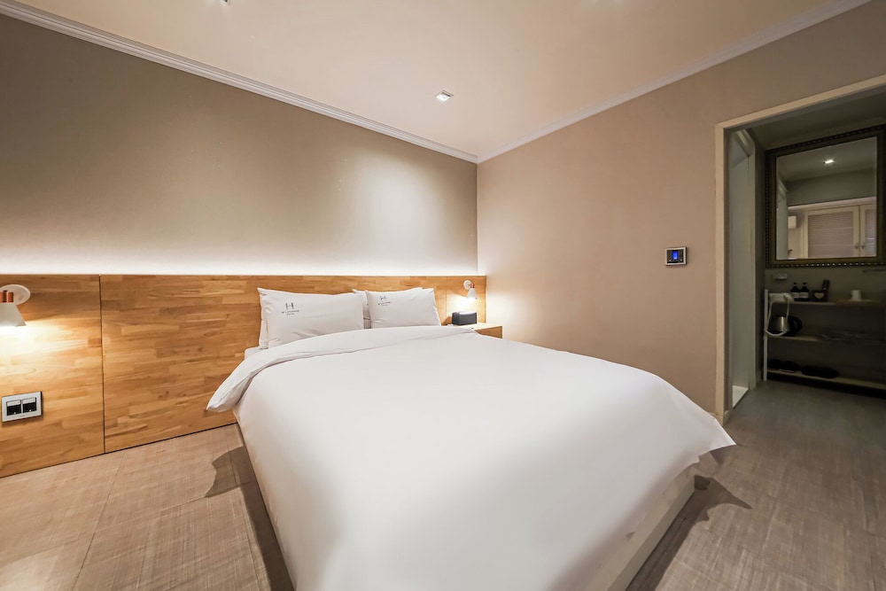 Deluxe Room, City View photo 1