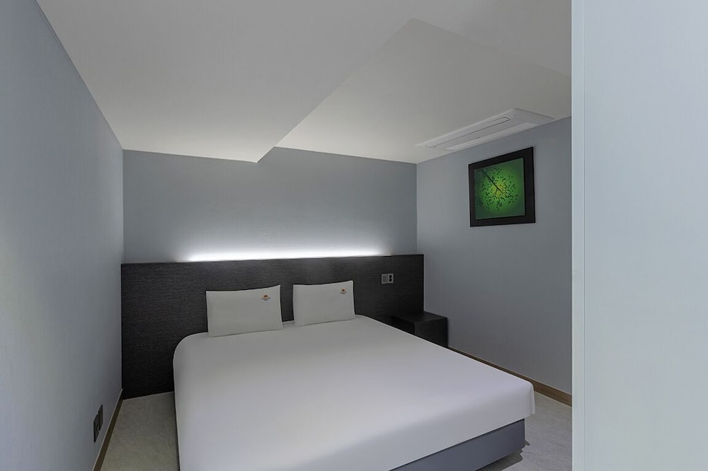 Suite Partial Ocean View - Photo 6