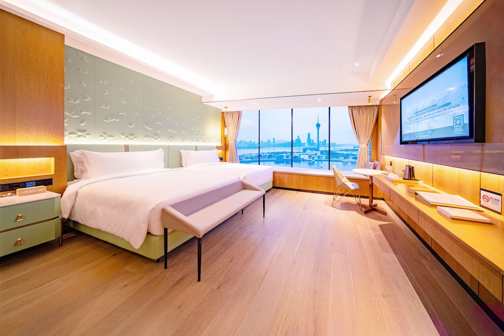 Gold (Treasure Island) Fireworks Sea View Twin Room