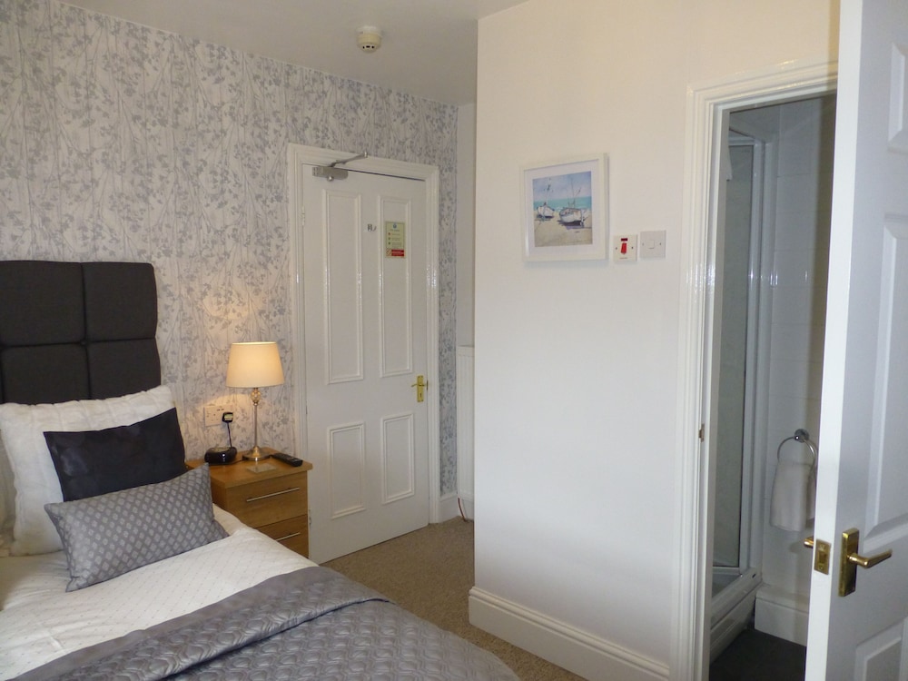 Double Room, Ensuite, Mountain View (Second Floor) photo 3