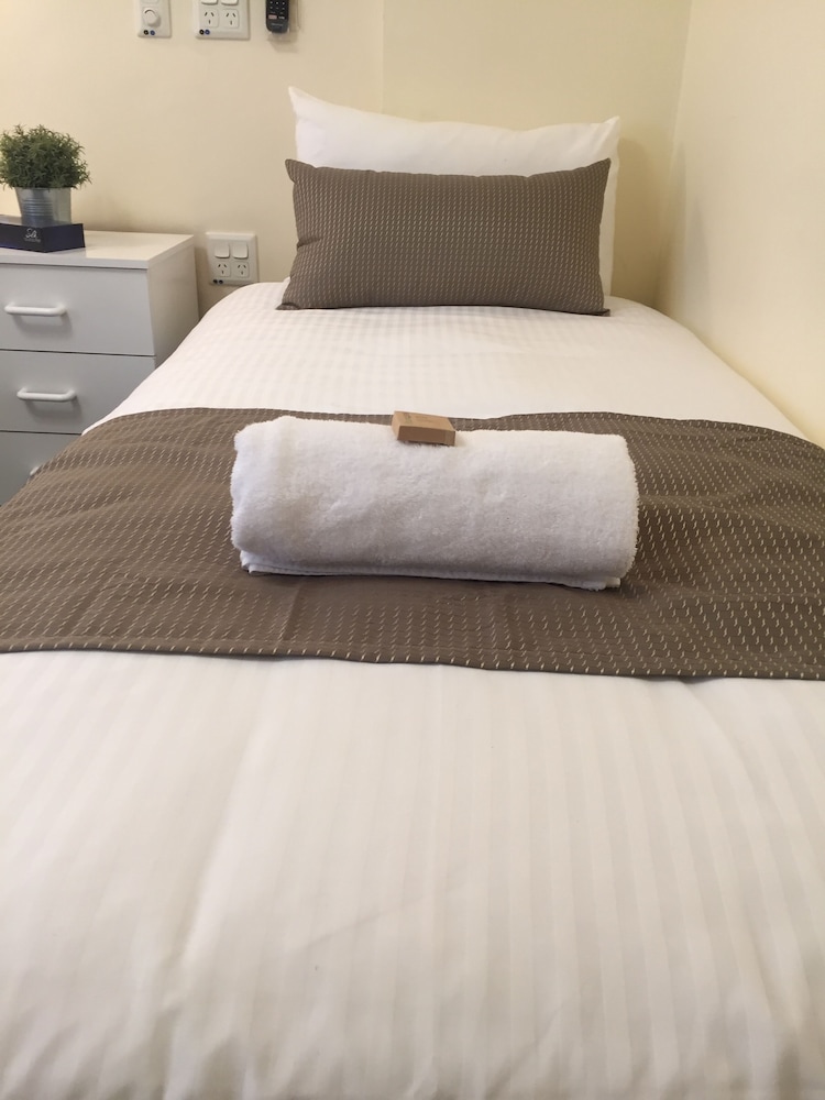 Standard Twin Room photo 3