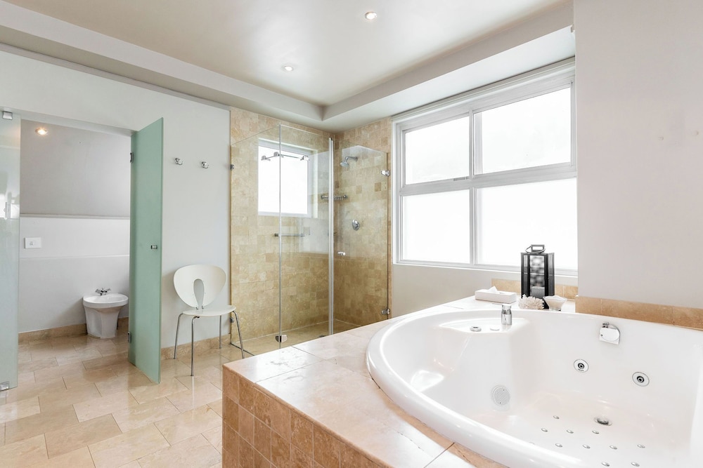 Sky Penthouse - Photo 11