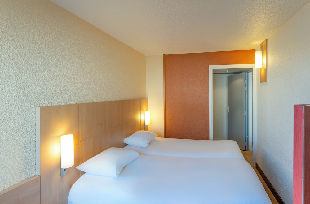 Standard Suite, Multiple Beds, Connecting Rooms photo 2