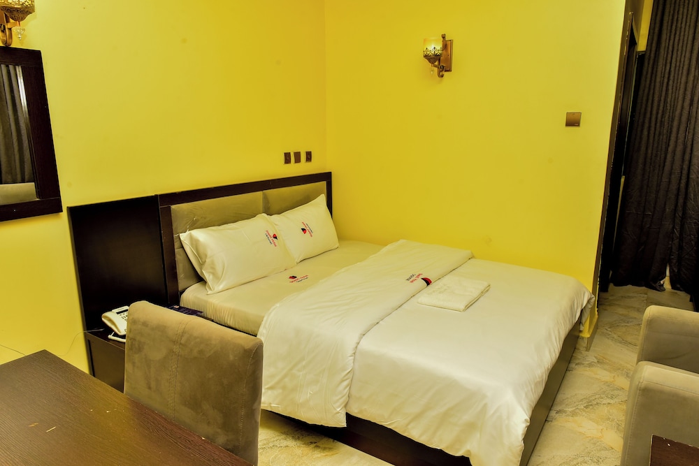 Deluxe Single Room, Balcony, City View photo 2