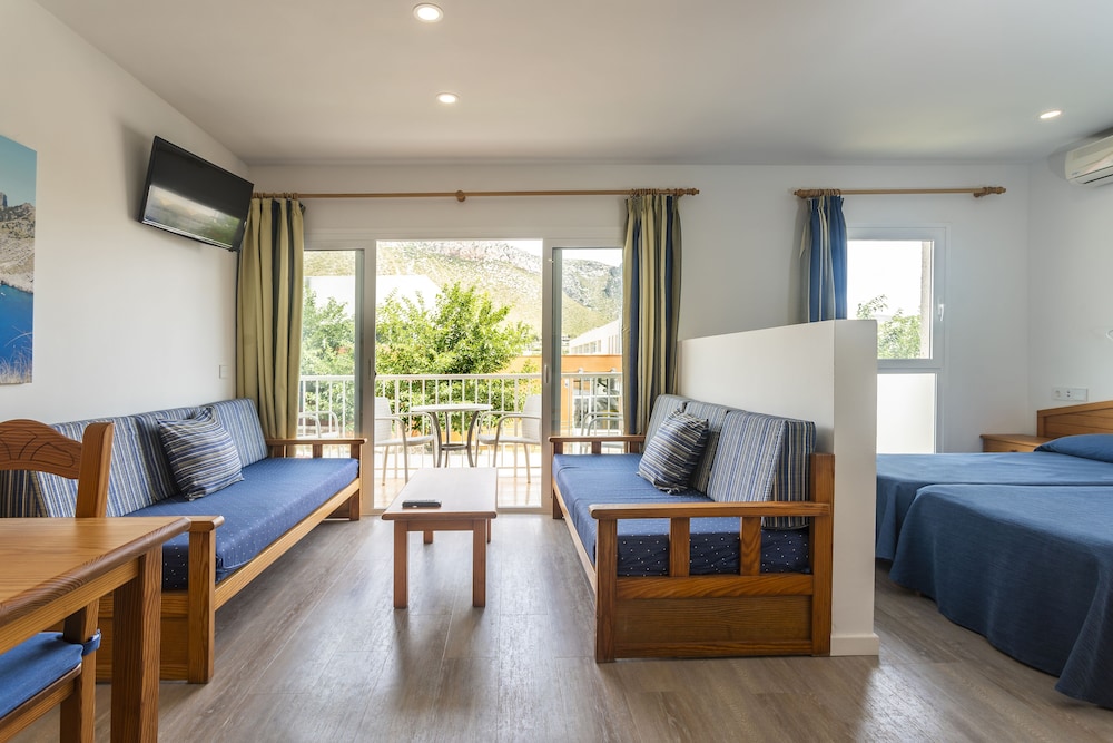 Studio, Balcony (main hotel building 50m away)