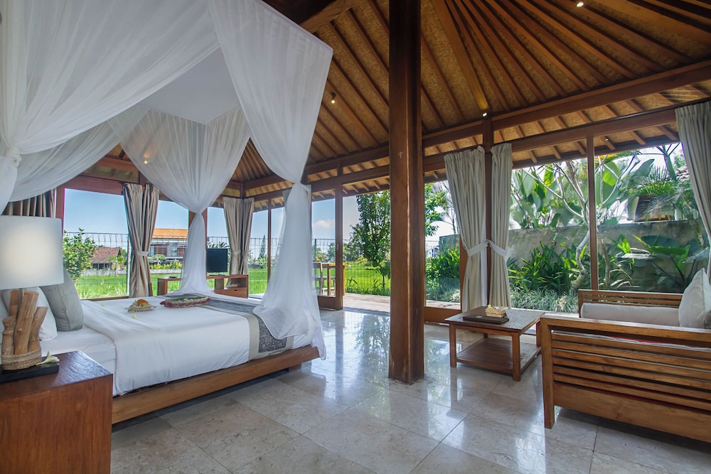 Deluxe One-Bedroom Villa with Rice Field View