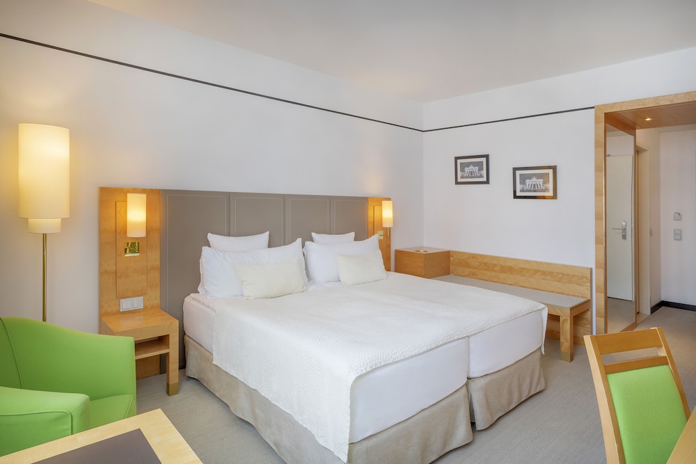 Meliá Room (2 adults + 1 Child) - Photo 3