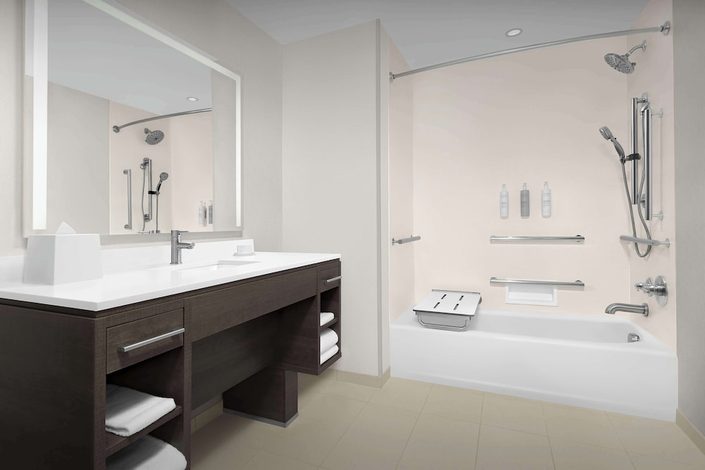 Studio Suite, 1 King Bed, Accessible, Bathtub - Photo 6