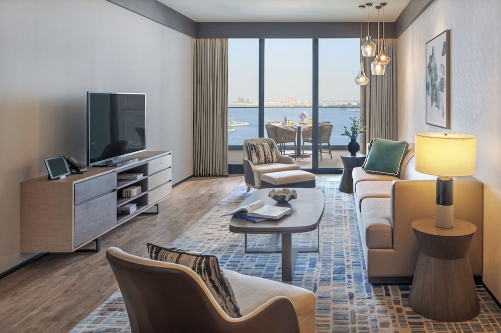 Club One Bedroom Executive Sea View Suite — photo 4