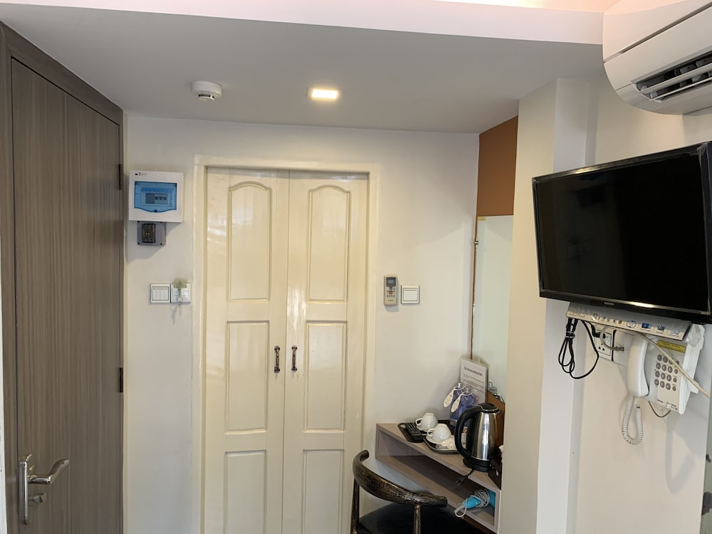 Railway Twin Room photo 3