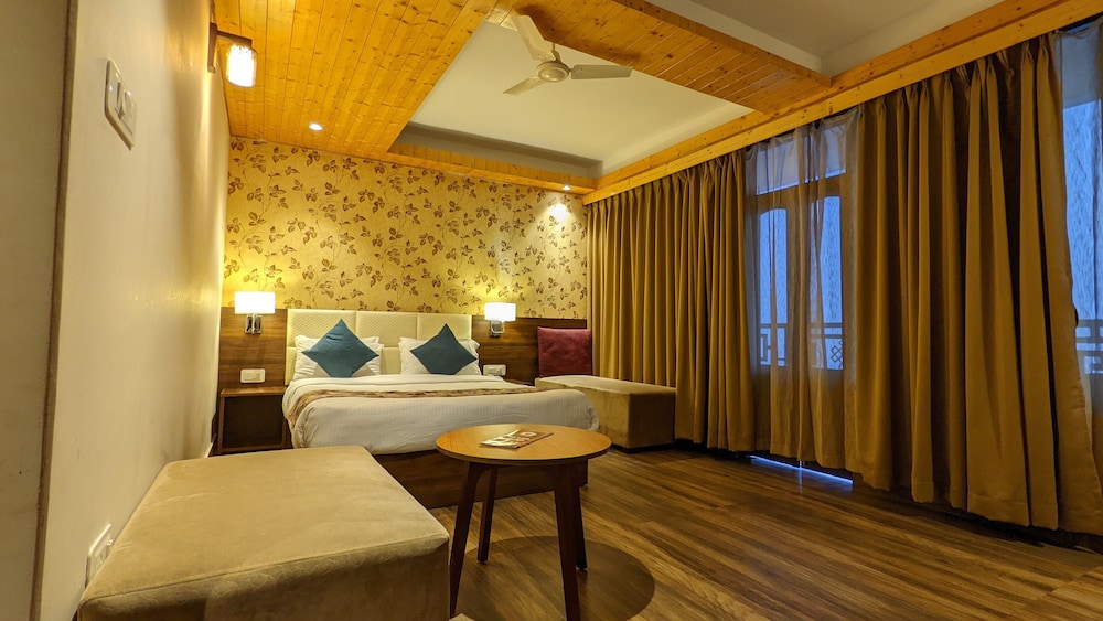 Deluxe Room - Photo 7