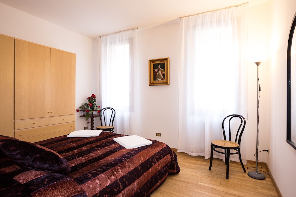 Apartment, 2 Bedrooms, Annex Building photo 3