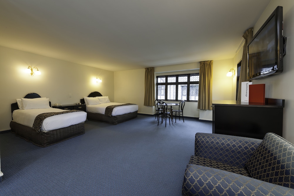Studio, 2 Double Beds - Photo 1