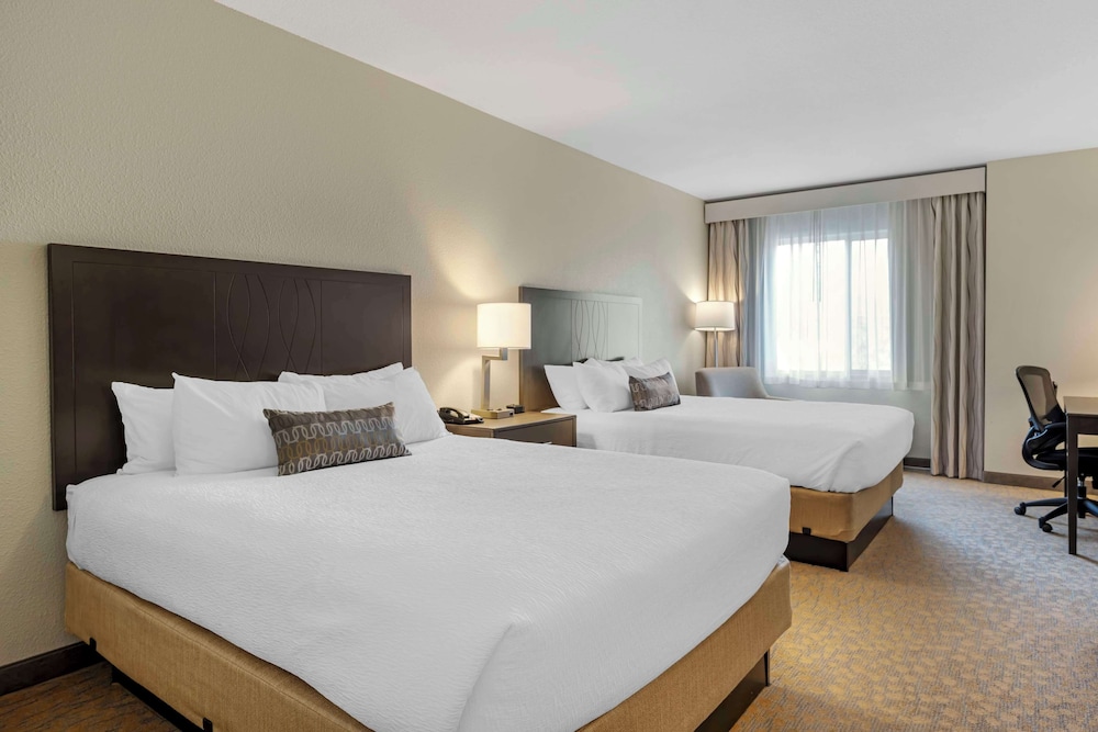 Suite, 2 Queen Beds, Non Smoking, Kitchen - Photo 1